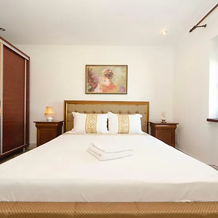 Grand Apartment